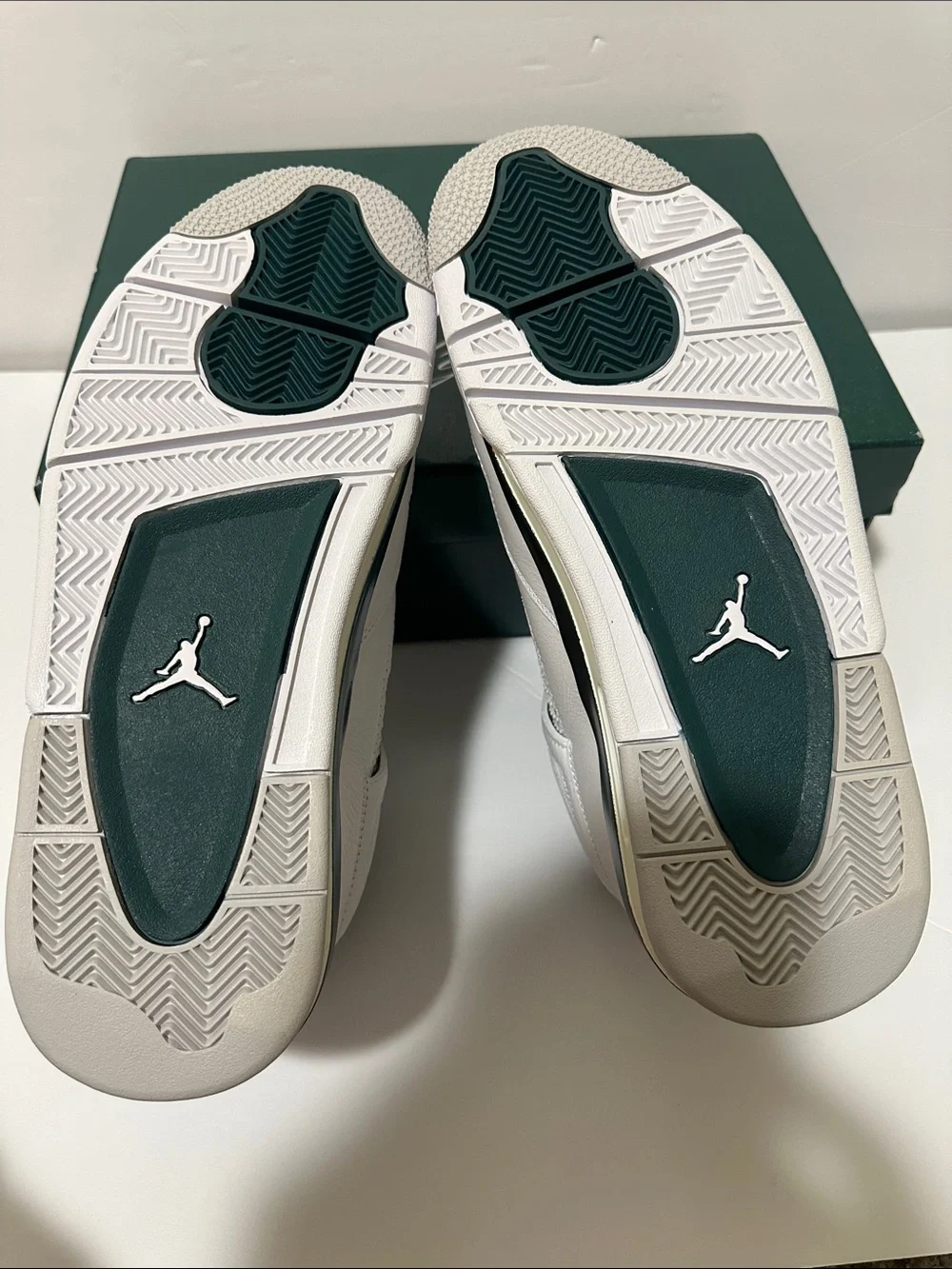 Jordan Retro 4 Men’s Sneakers - White / Dark Green